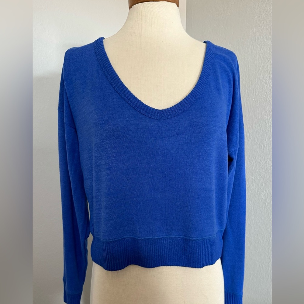 Women’s Abercrombie & Fitch blue sweater